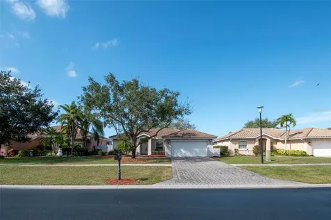 2935 Orange Grove Trail Naples FL 34120