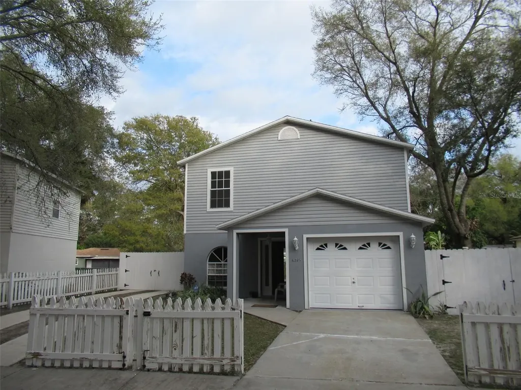 6215 Rolling Hammock Place Tampa FL 33610