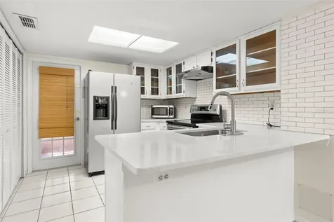2146 Fletchers Point Circle Tampa FL 33613