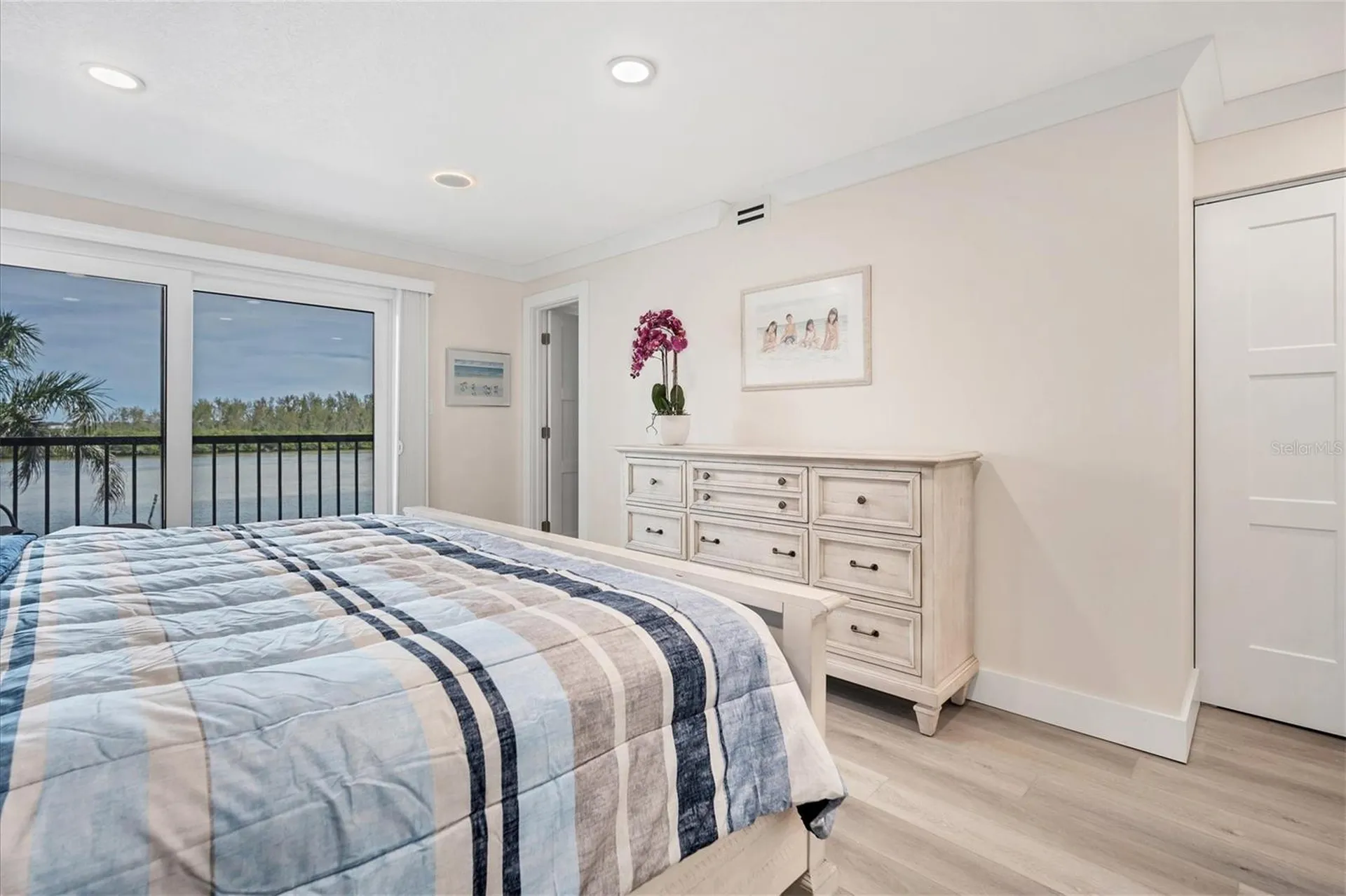 9393 Midnight Pass Road Sarasota FL 34242