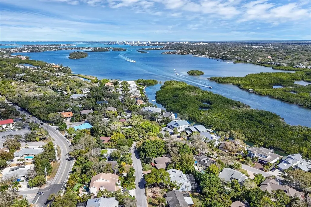 5319 Siesta Cove Drive Sarasota FL 34242