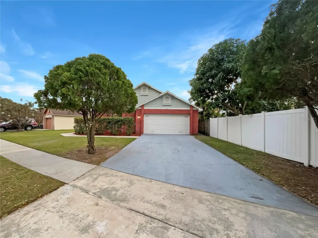 2705 Whisper Lakes Club Circle Orlando FL 32837
