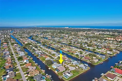 26 Cloverdale Court S Palm Coast FL 32137