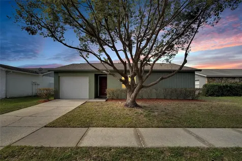 1031 Pine Ridge Circle Brandon FL 33511