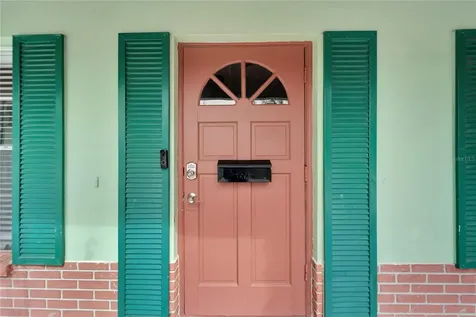 6514 S West Shore Circle Tampa FL 33616