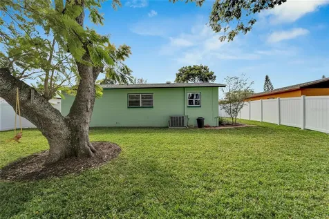 6514 S West Shore Circle Tampa FL 33616