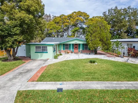6514 S West Shore Circle Tampa FL 33616