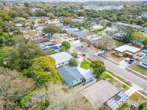 6514 S West Shore Circle Tampa FL 33616