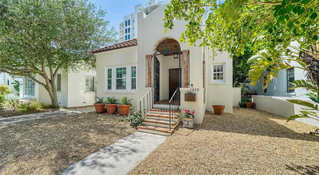 410 Burns Court Sarasota FL 34236
