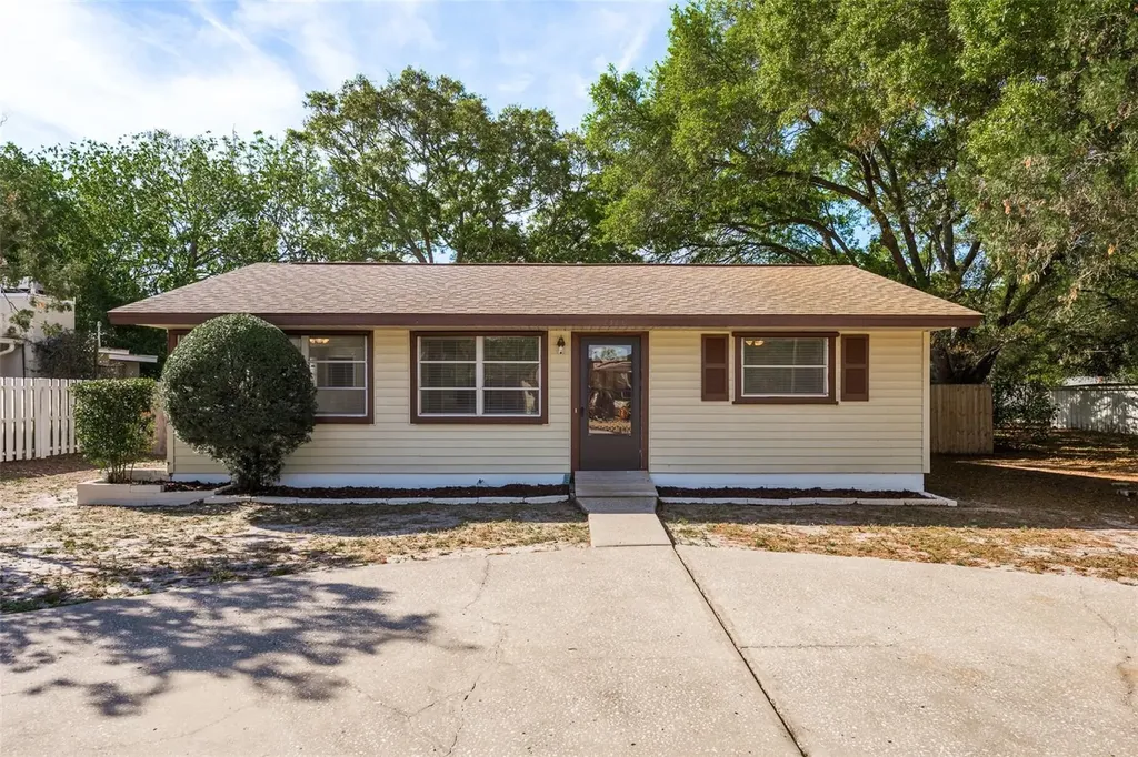 7320 8th Avenue N St Petersburg FL 33710