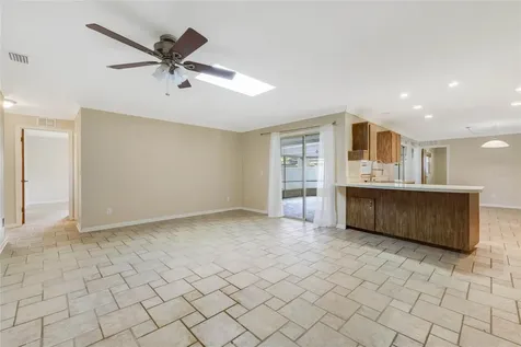 4285 Tidewater Drive Orlando FL 32812