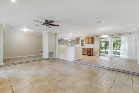 4285 Tidewater Drive Orlando FL 32812