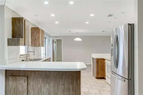 4285 Tidewater Drive Orlando FL 32812