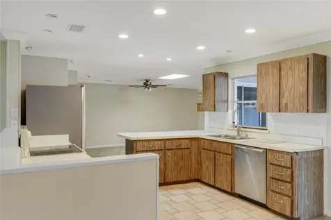 4285 Tidewater Drive Orlando FL 32812