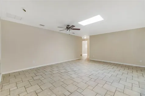 4285 Tidewater Drive Orlando FL 32812