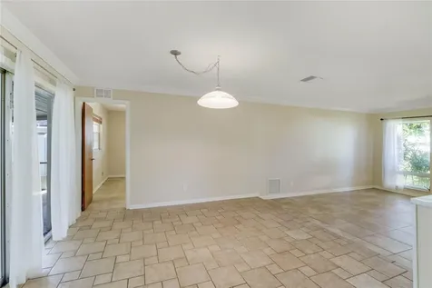 4285 Tidewater Drive Orlando FL 32812