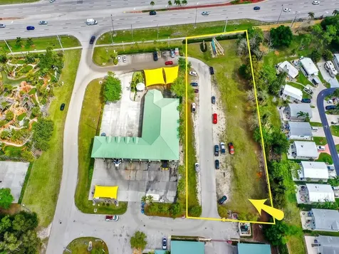 S Tamiami Trail Bonita Springs FL 34134