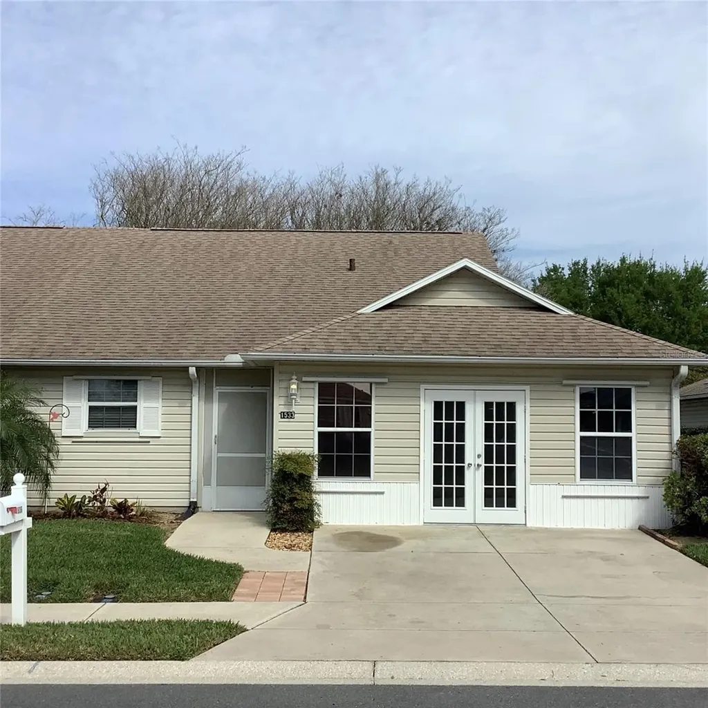 1533 Golden Palm Circle Tavares FL 32778