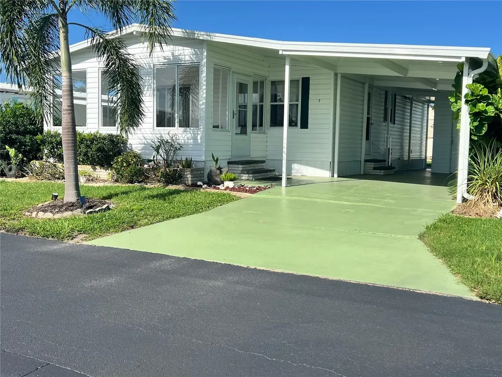 7 S Esplanade Street Englewood FL 34223