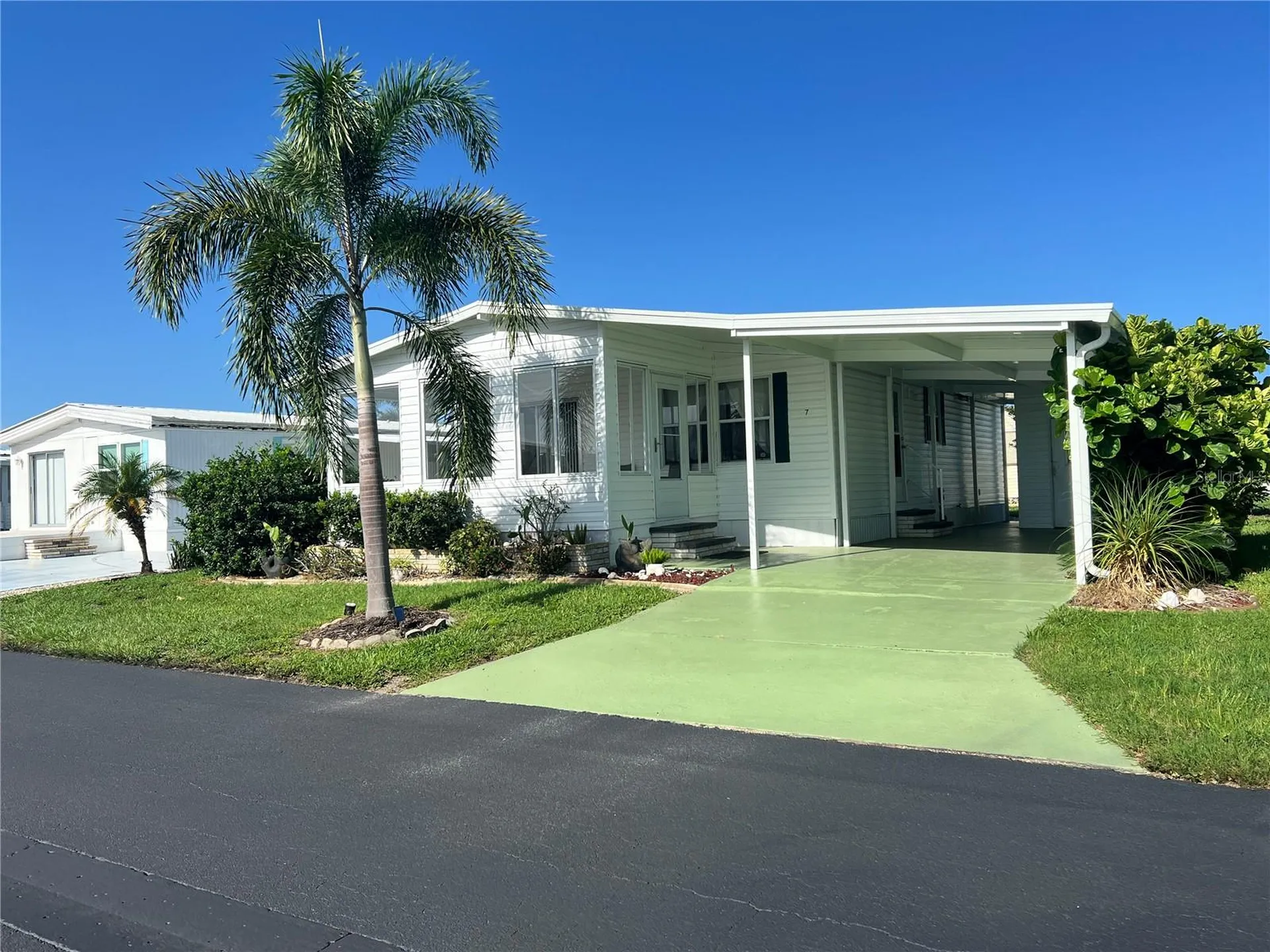 7 S Esplanade Street Englewood FL 34223