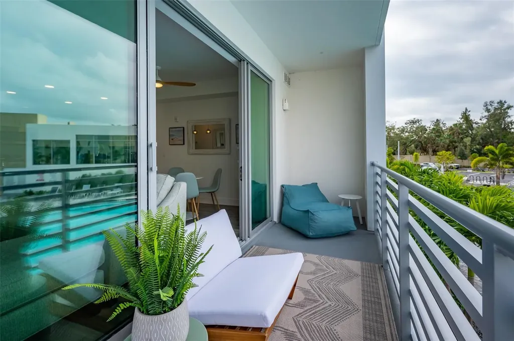 1703 N Tamiami Trail Sarasota FL 34234