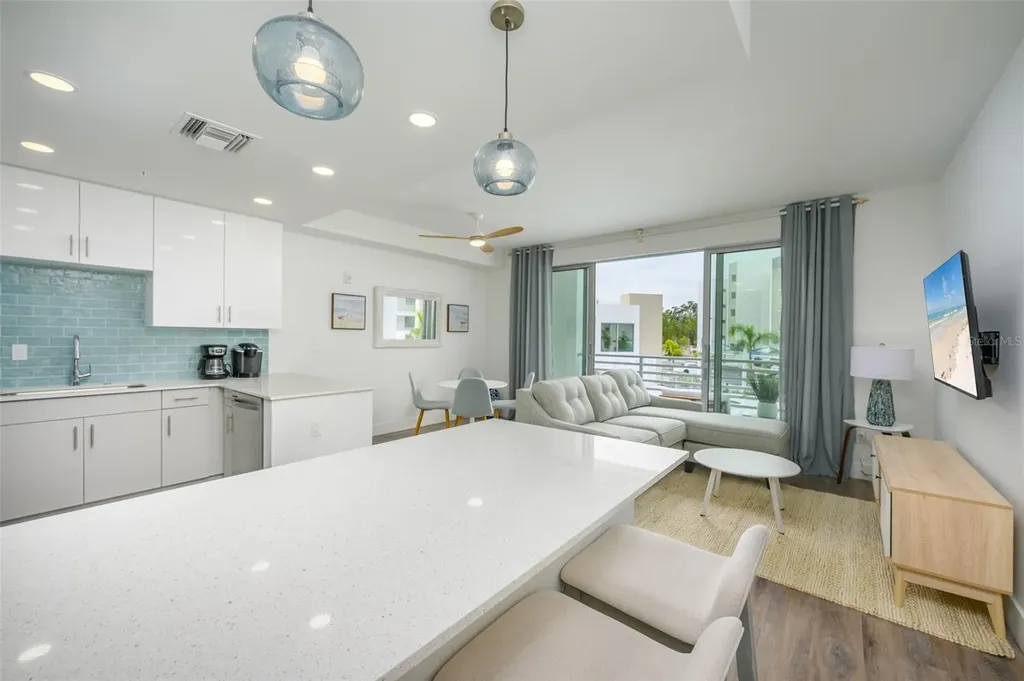 1703 N Tamiami Trail Sarasota FL 34234
