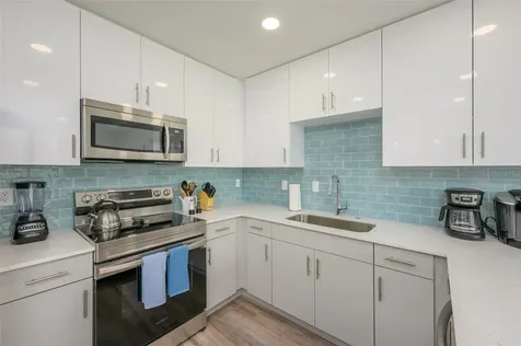 1703 N Tamiami Trail Sarasota FL 34234