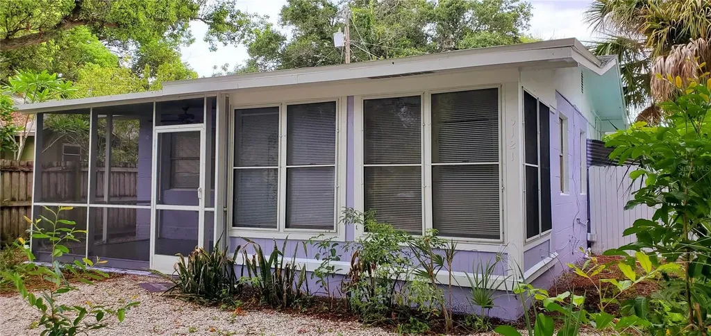 5121 Pine Grove Terrace S Gulfport FL 33707
