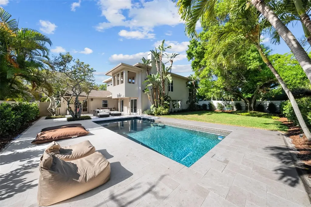 5021 W Longfellow Avenue Tampa FL 33629
