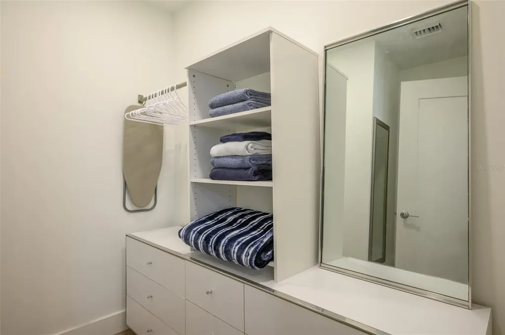 1703 N Tamiami Trail Sarasota FL 34234