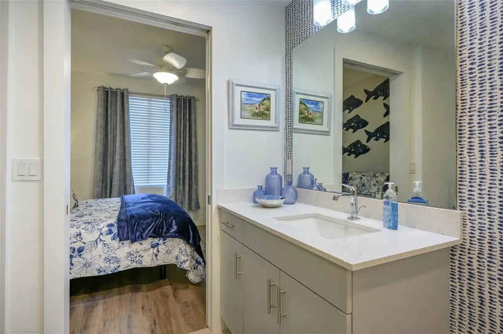 1703 N Tamiami Trail Sarasota FL 34234