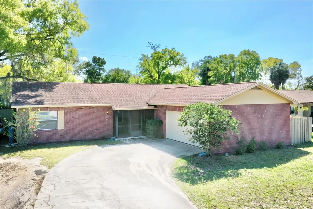 2211 Tanglewood Way Brandon FL 33511