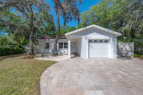 3129 W Varn Avenue Tampa FL 33611