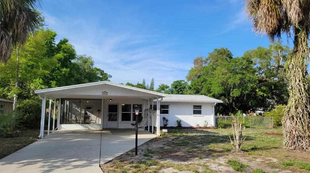 3826 Buckeye Circle Sarasota FL 34232