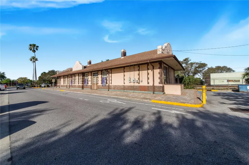 902 E Main Street Haines City FL 33844