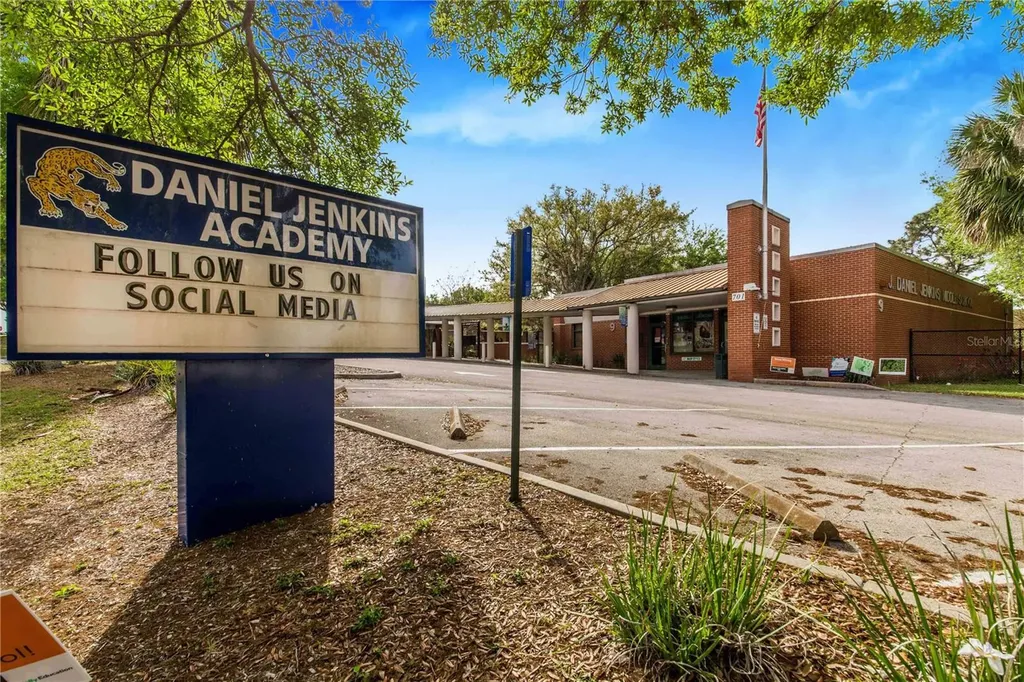 902 E Main Street Haines City FL 33844