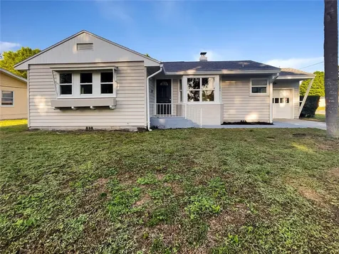 2002 19th Street W Bradenton FL 34205