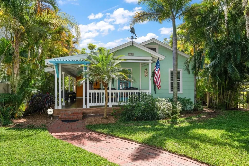 150 19th Avenue N St Petersburg FL 33704
