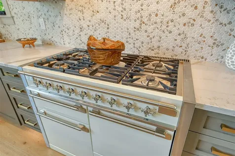 1680 Oak Street Sarasota FL 34236