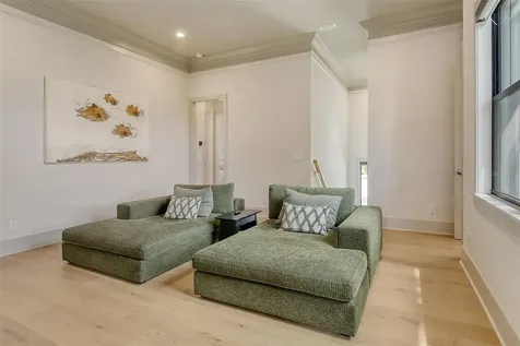 1680 Oak Street Sarasota FL 34236