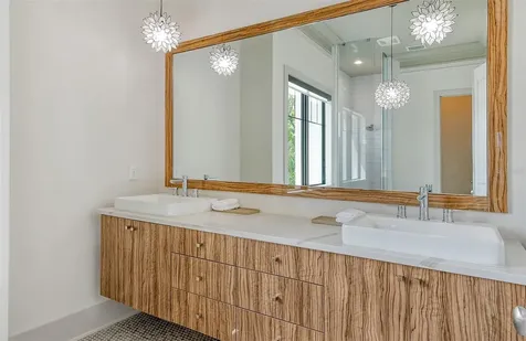 1680 Oak Street Sarasota FL 34236