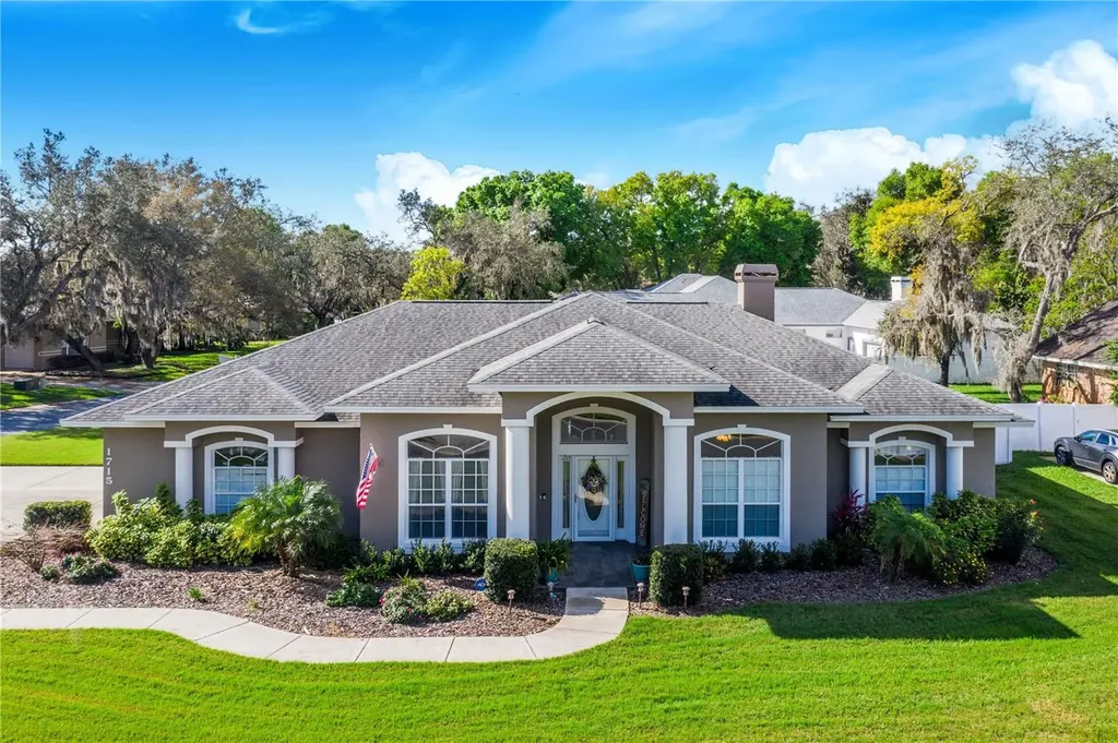1715 Sherwood Lakes Boulevard Lakeland FL 33809