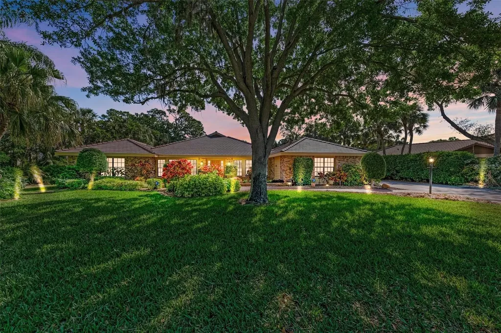 2387 Landings Circle Bradenton FL 34209