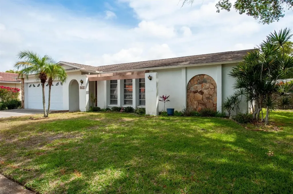 8661 Leona Street Seminole FL 33772