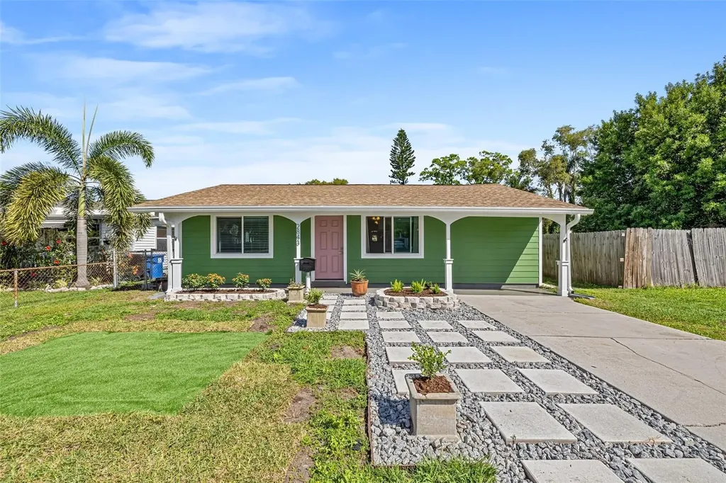 2843 14th Avenue N St Petersburg FL 33713