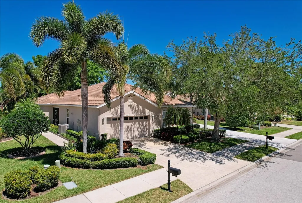 8047 Victoria Falls Circle Sarasota FL 34243