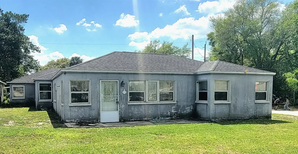 1015 W 20th Street Sanford FL 32771