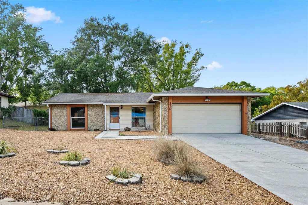 220 N Disston Avenue Clermont FL 34711