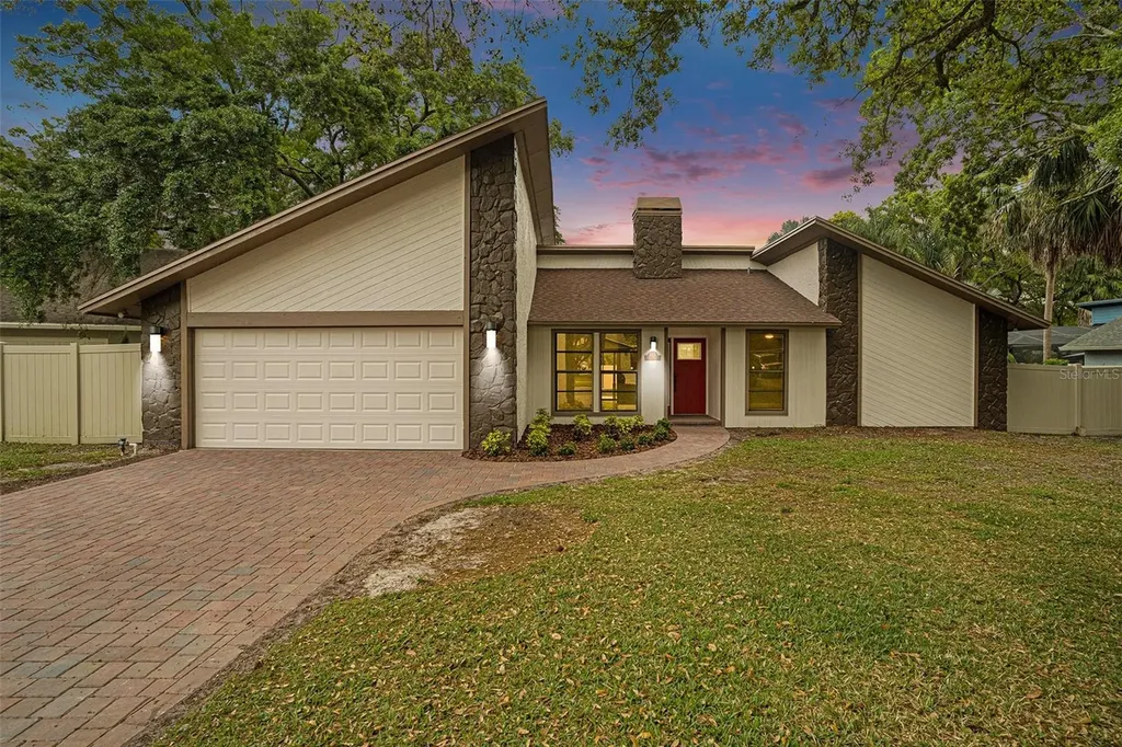 1051 Sylvia Lane Tampa FL 33613