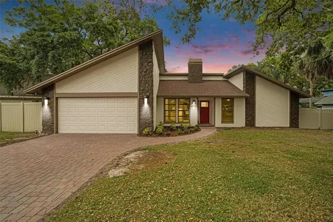 1051 Sylvia Lane Tampa FL 33613